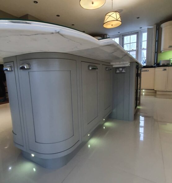 lord hart decorator-kitchen spraying decorating 1