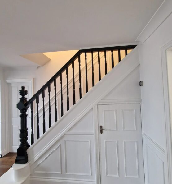 lord hart decorator-wall-wood- spraying decorating 2