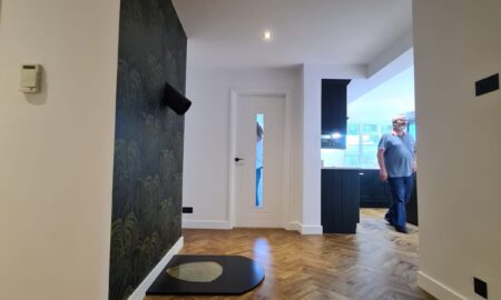 Black Kitchen Re- Spray from Lord Heart Decorating using their spraying method